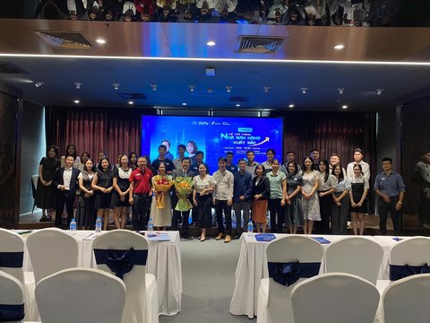 Diễn giả Để trở thành Nhà Bán Hàng Xuất Sắc